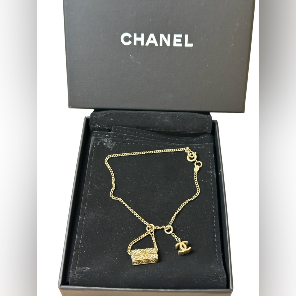 CHANEL BRACELET CC SILVER SIZE 8